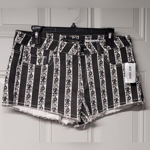 Hot Topic- Love Sick The Short- Black & White Stripes Denim Hem Frayed  Size Var
